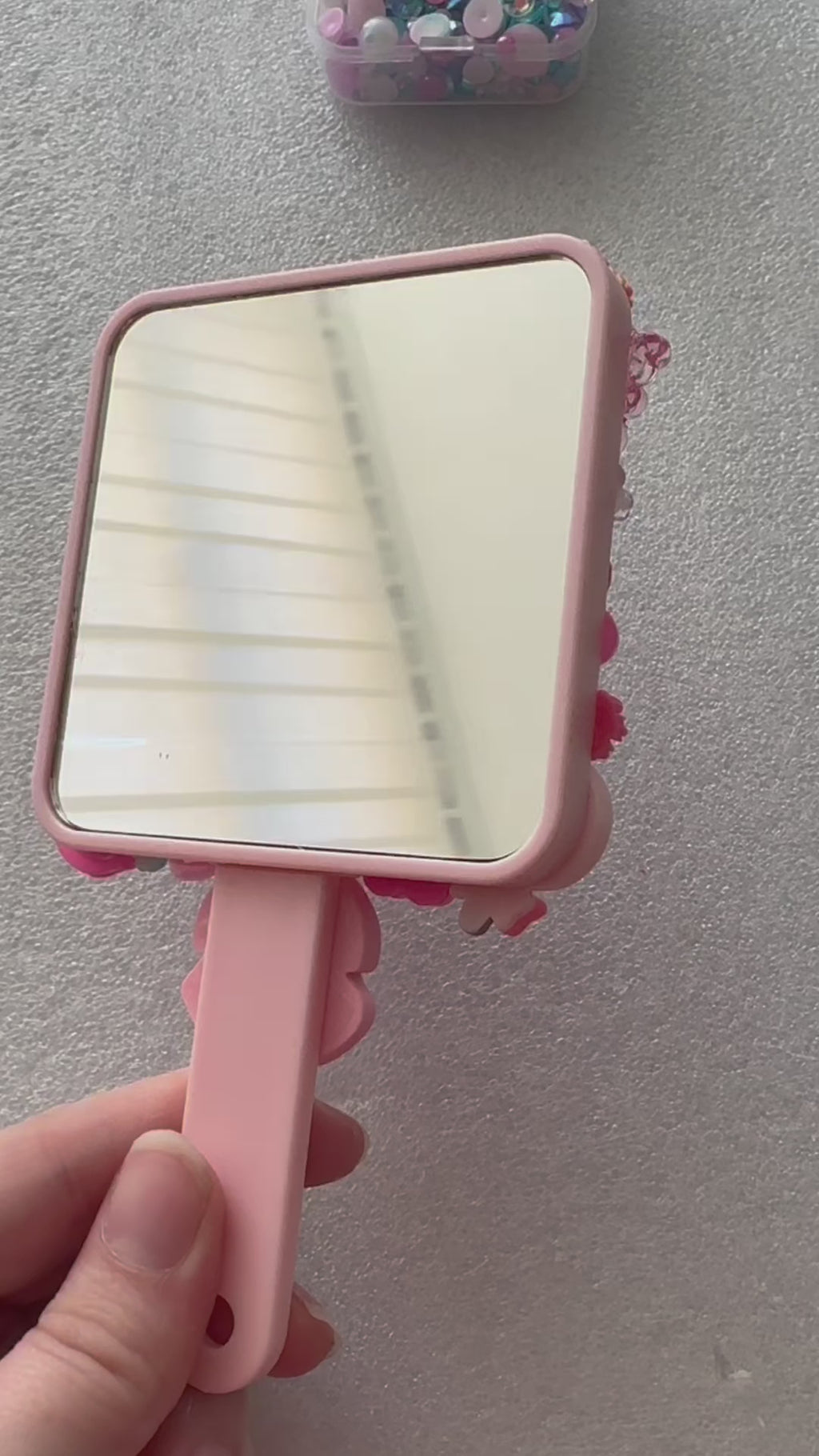 Hello Kitty Pink Handheld Mirror & Comb Set – Kawaii Decoden Beauty Set Hair Accessories